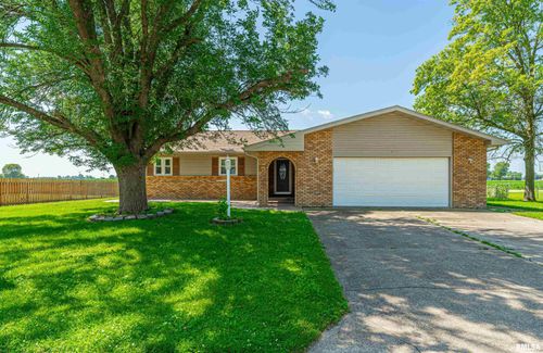 5 Lamplighter Cir, Mount Pulaski, IL, 62548-6060 | Card Image