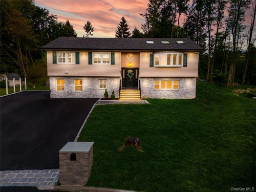 1 Wales Vis, Nanuet, NY, 10954-1730 | Card Image