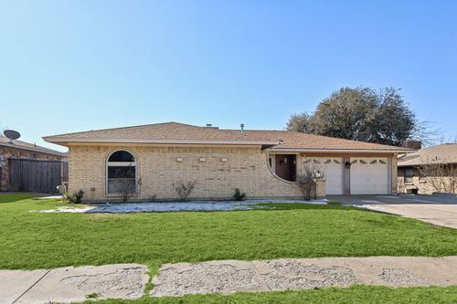 2106 Avalon Ln, Arlington, TX, 76014-1620 | Card Image