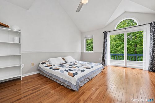 d5-15 Perry Ave, Norwalk, CT, 06850-1653 | Card Image