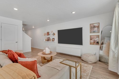 653 W Banner Dr, Grantsville, UT, 84029-3731 | Card Image