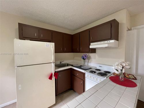 802-5192 Ne 6th Ave, Oakland Park, FL, 33334-3319 | Card Image