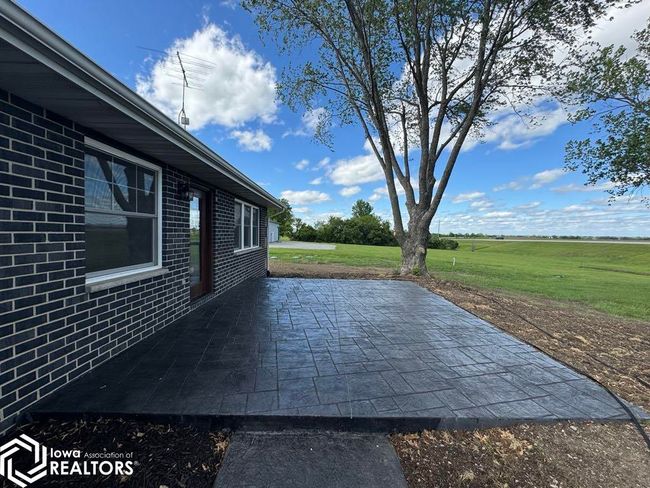 19229 Highway 5, Home with 4 bedrooms, 2 bathrooms and 2 parking in Centerville IA | Image 6