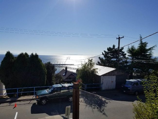 15161 Victoria Avenue, House other with 2 bedrooms, 1 bathrooms and null parking in White Rock BC | Image 3