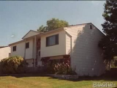76 Ruby Ln, Plainview, NY, 11803-3822 | Card Image