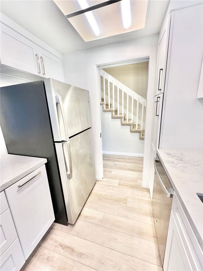 64 Avalon Terrace Rd, Condo with 2 bedrooms, 3 bathrooms and 1 parking in Avalon CA | Image 11