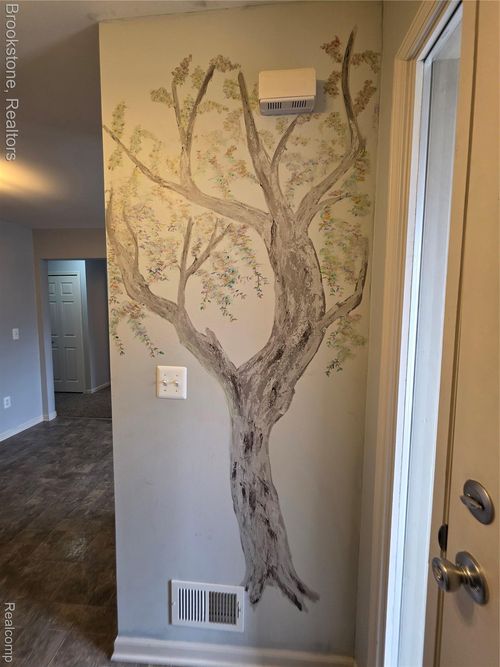 22003 Wilson St, Grand Blanc, MI, 48439-7205 | Card Image