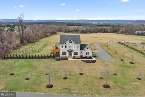 16756 Misty Ridge Ln, Hillsboro, VA, 20132-3762 | Card Image