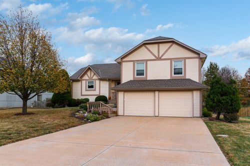 2605 N 156th Terrace, Basehor, KS, 66007 | Card Image