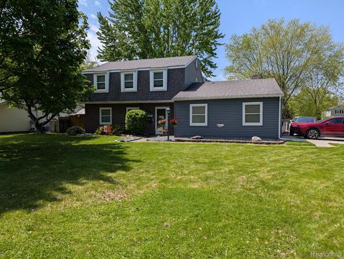 2769 Renshaw Dr, Troy, MI, 48085-3745 | Card Image