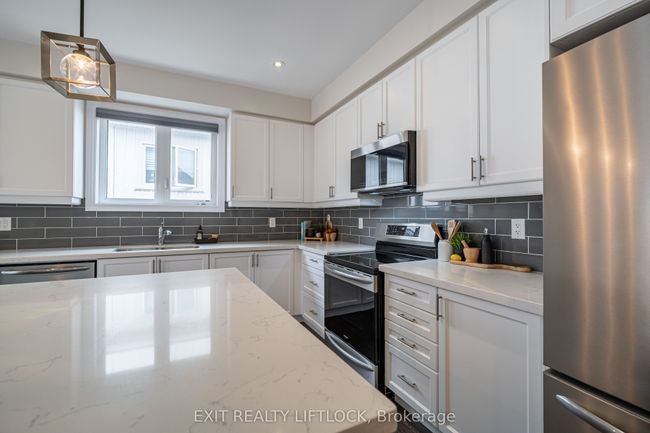 8 Station Dr, House other with 3 bedrooms, 3 bathrooms and 4 parking in Millbrook ON | Image 14