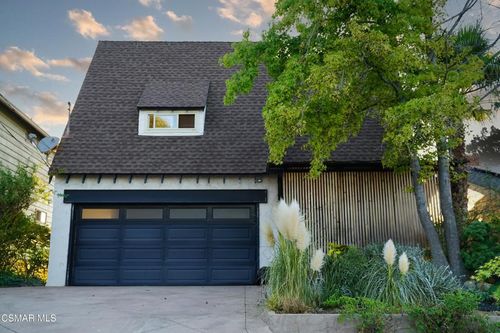 669 Benson Way, Thousand Oaks, CA, 91360-5915 | Card Image