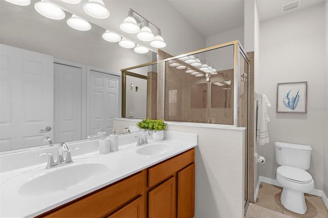 11819 Tempest Harbor Loop, House other with 3 bedrooms, 2 bathrooms and null parking in VENICE FL | Image 13