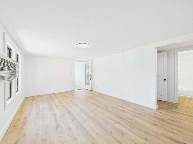 Living Room | Image 7