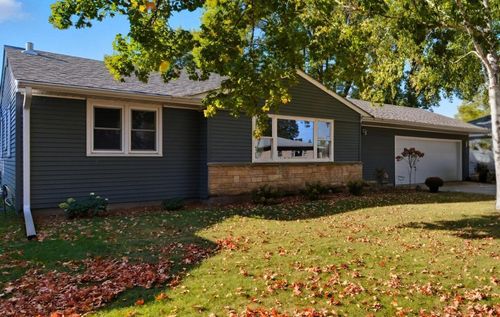 106 E Chandler St, Arlington, MN, 55307-2152 | Card Image