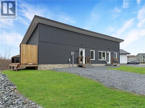 1 Berryman St, Saint John, NB, E2J | Card Image