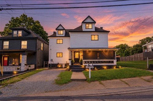 11 Briggs St, Pittsburgh, PA, 15234-3013 | Card Image