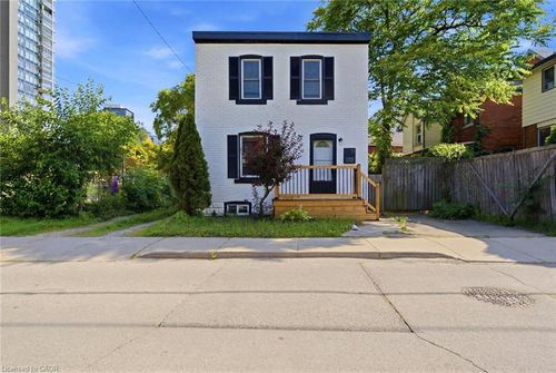 73 Peter St, Hamilton, ON, L8R1T4 | Card Image