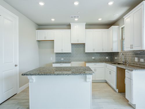 572 Hutchinson Ln, Lewisville, TX, 75077-3390 | Card Image