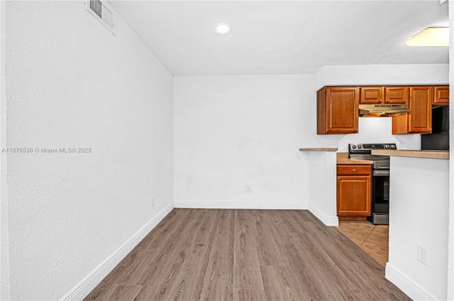 APT-811 - 833 Riverside Dr, Condo with 2 bedrooms, 1 bathrooms and null parking in Coral Springs FL | Image 6