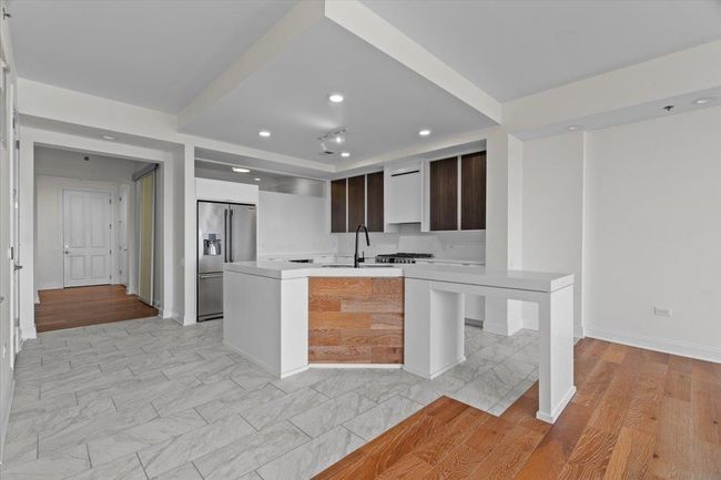 APT-906 - 717 S Riverside Dr, Condo with 3 bedrooms, 3 bathrooms and null parking in Memphis TN | Image 4