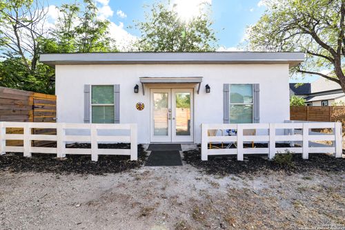casita-1814 I 35 Access Rd, San Antonio, TX, 78233 | Card Image