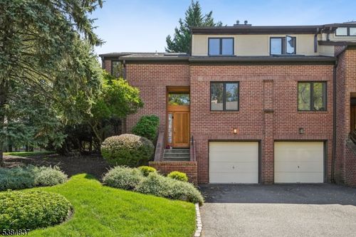 1-1 Stepping Rdg, North Caldwell, NJ, 07006-4737 | Card Image