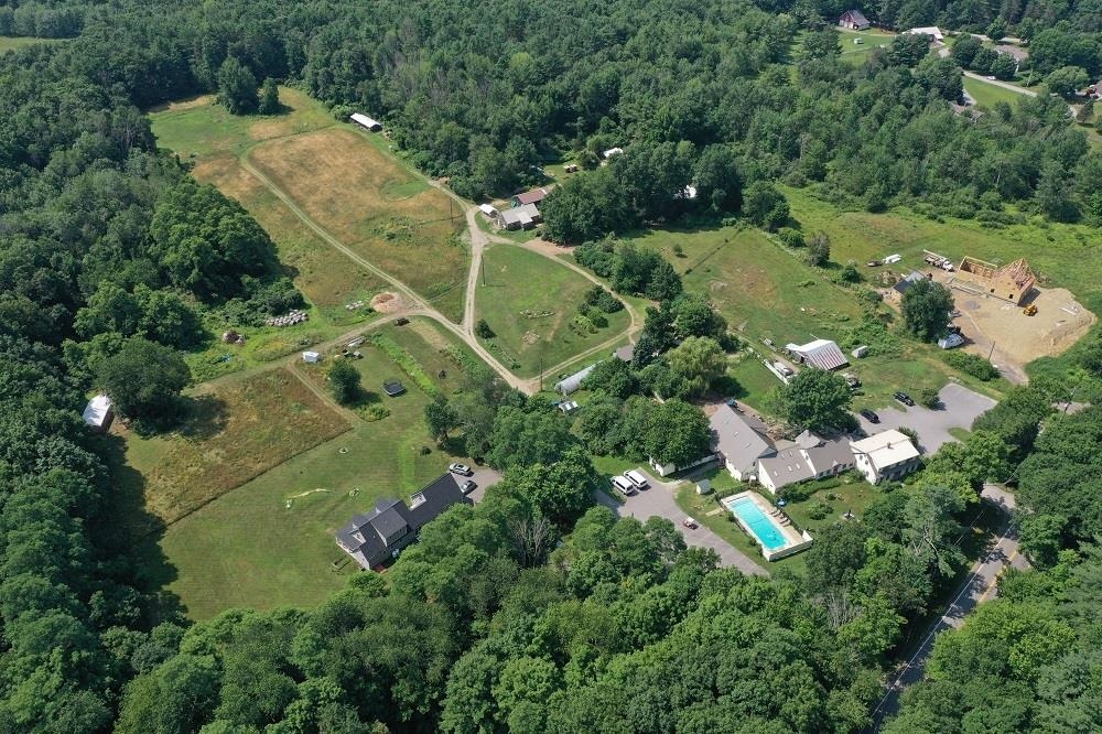 Mast Rd, Lee, NH 03861