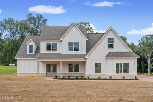 2907 Highwoods Dr, Byhalia, MS, 38611-1099 | Card Image