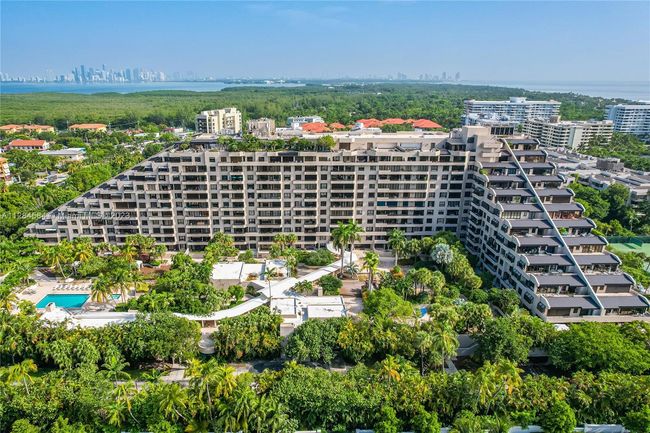 APT-543 - 151 Crandon Blvd, Condo with 3 bedrooms, 3 bathrooms and null parking in Key Biscayne FL | Image 46
