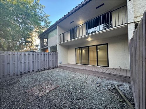 12-16498 Ne 26th Ave, North Miami Beach, FL, 33160-4056 | Card Image