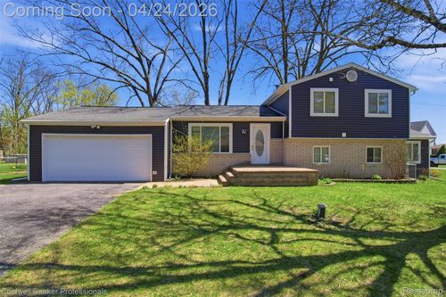 470 Crystalia St, Commerce Twp, MI, 48382-2528 | Card Image