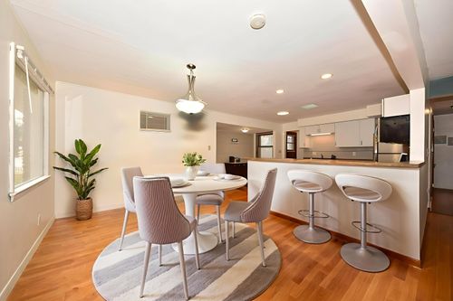 5607 N Argyle Ave, GLENDALE, WI, 53209-4359 | Card Image