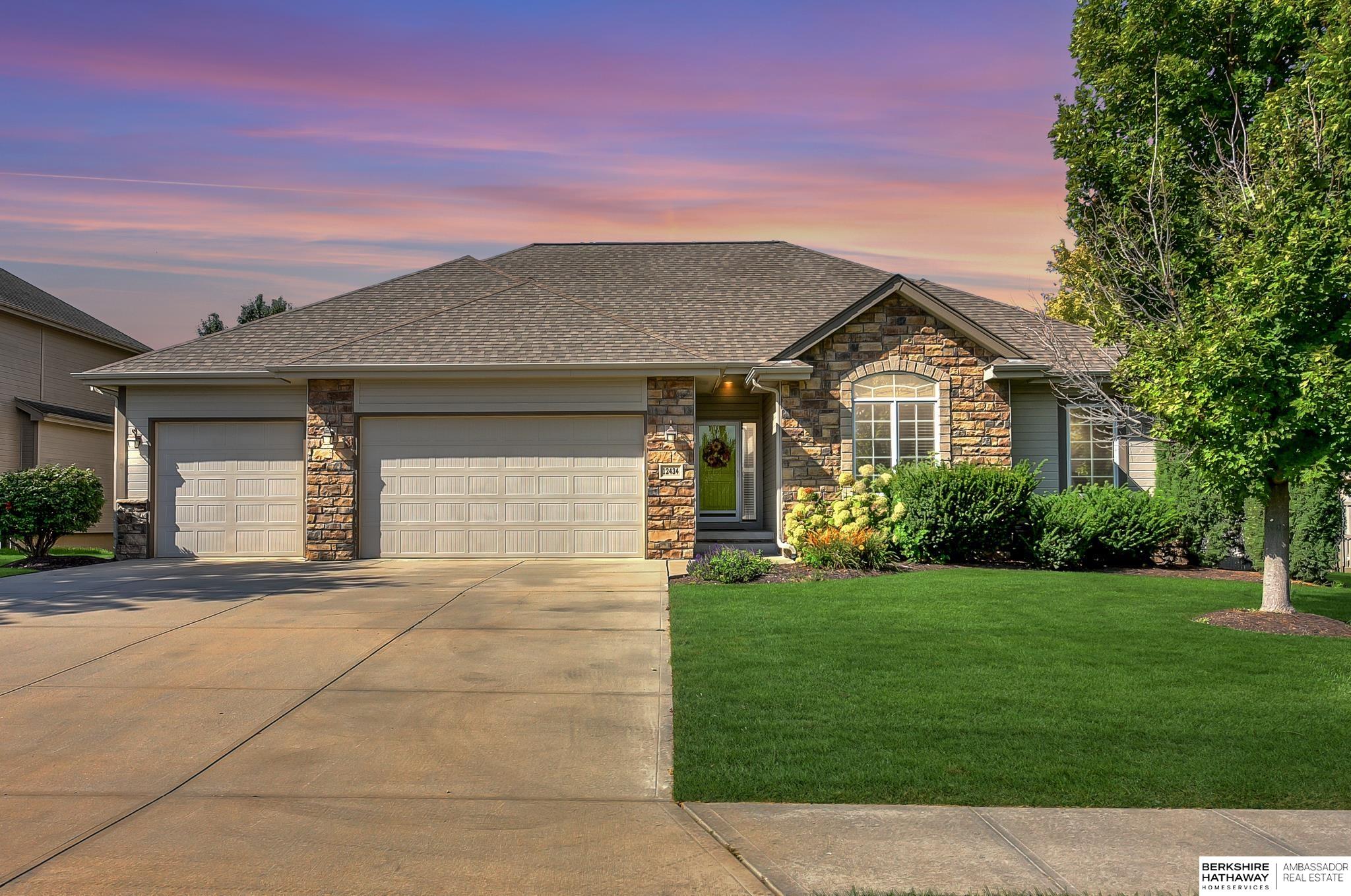 81st Ave, Papillion, NE 68046