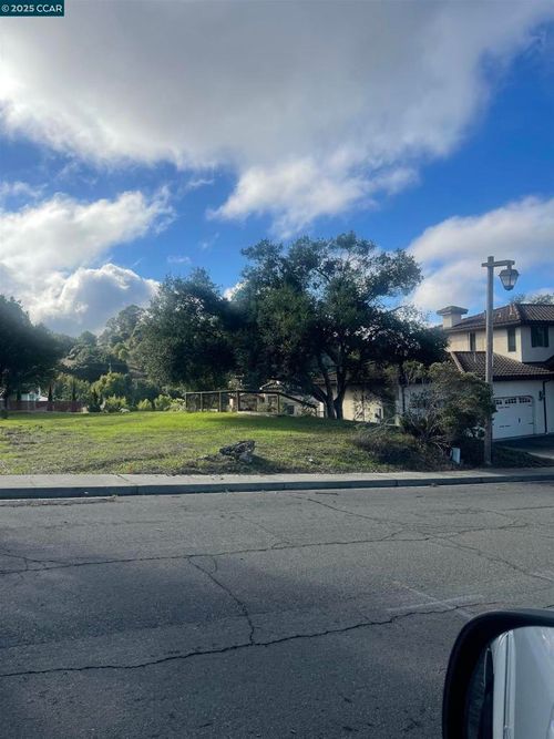 204 N Rancho Pl, El Sobrante, CA, 94803-1150 | Card Image