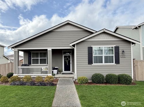 3215 N 30th St, Mount Vernon, WA, 98273-6041 | Card Image