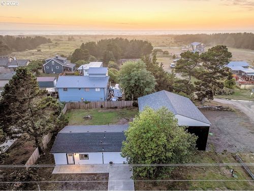 1404 133rd Pl, Long Beach, WA, 98631-5820 | Card Image