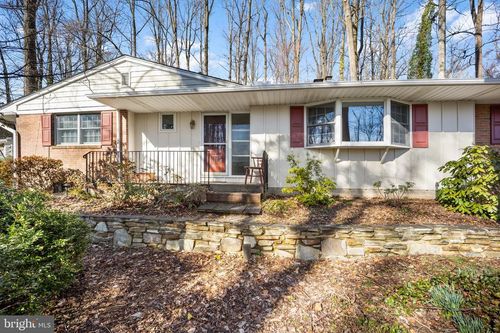 105 Vernon Ln, YARDLEY, PA, 19067-7327 | Card Image