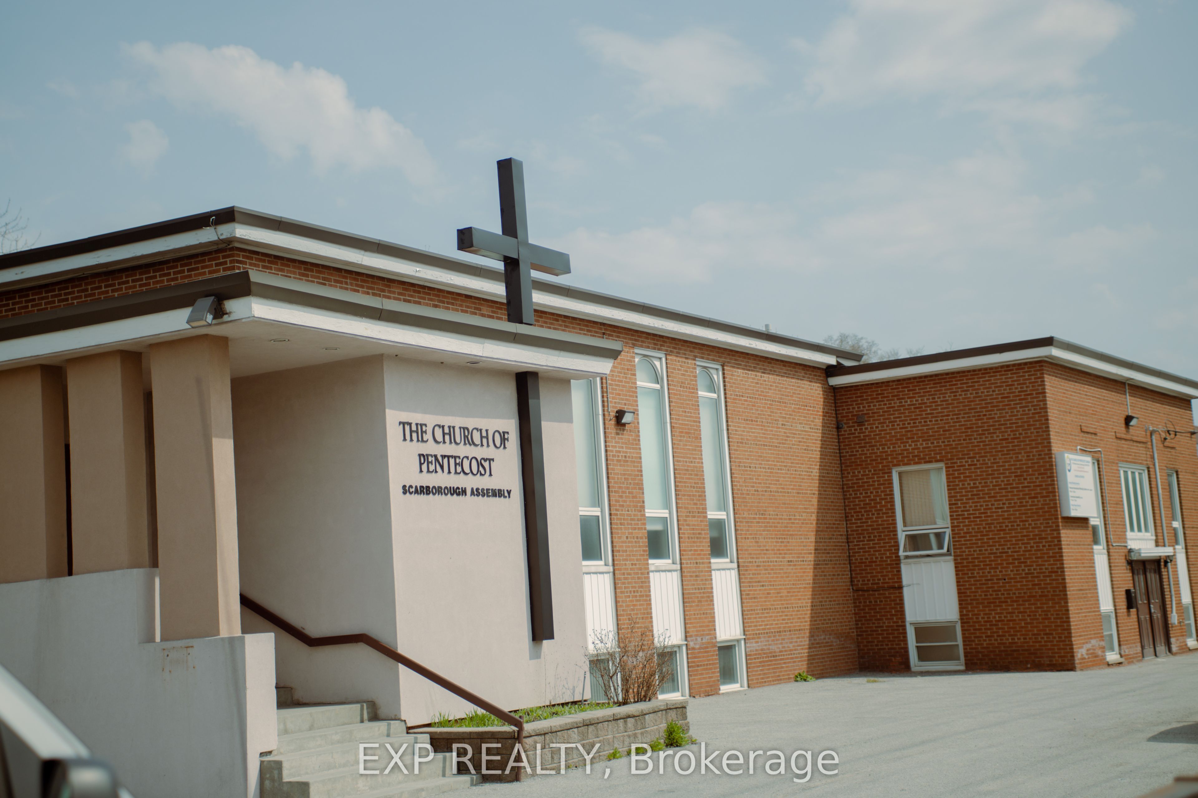 Commercial Sale in Toronto E04 3