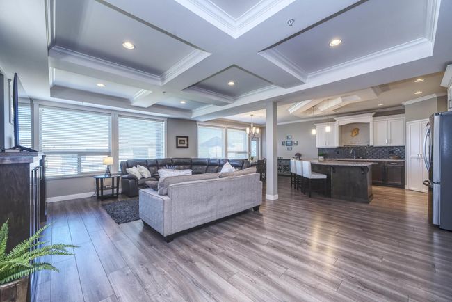 10553 248 St, House other with 5 bedrooms, 4 bathrooms and 4 parking in Maple Ridge BC | Image 6