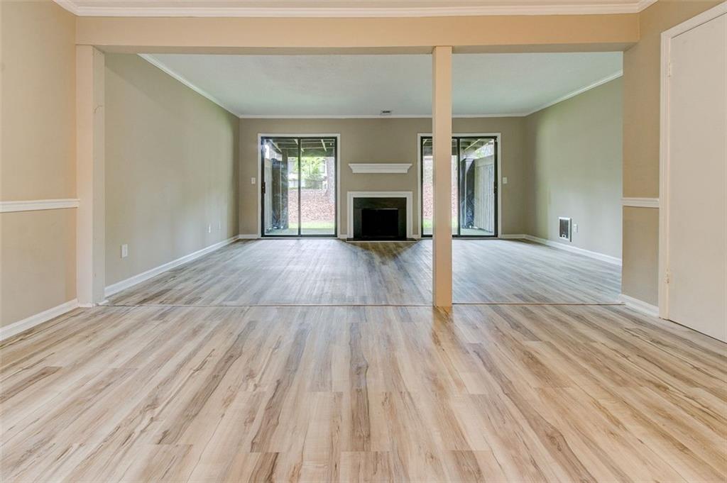 Willowick Dr, Lithonia, GA 30038