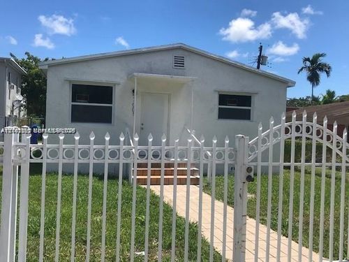 front-7001 Nw 4th Ct, Miami, FL, 33150-3942 | Card Image