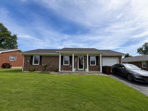 106 Pin Oak Dr, Lancaster, KY, 40444-1047 | Card Image