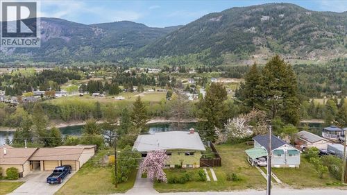 2641 4th Ave, Castlegar, BC, V1N2S1 | Card Image