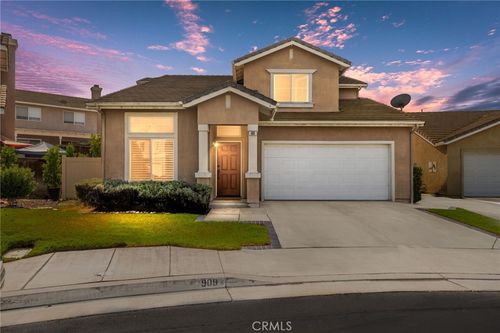 909 Heron Dr, Corona, CA, 92879 | Card Image