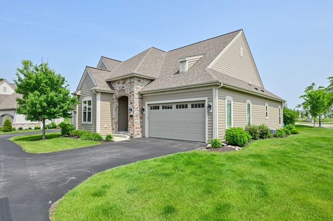 1502 Paddock Ct, Condo with 2 bedrooms, 2 bathrooms and null parking in OCONOMOWOC WI | Image 26