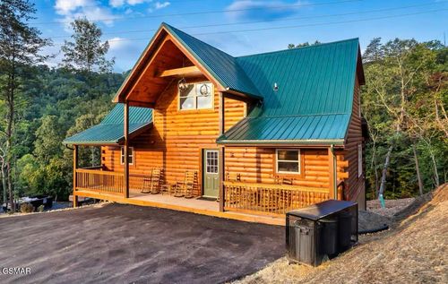 848 String Run Way, Pigeon Forge, TN, 37863 | Card Image