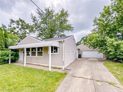 17209 Palda Drive, Cleveland, OH, 44128 | Card Image