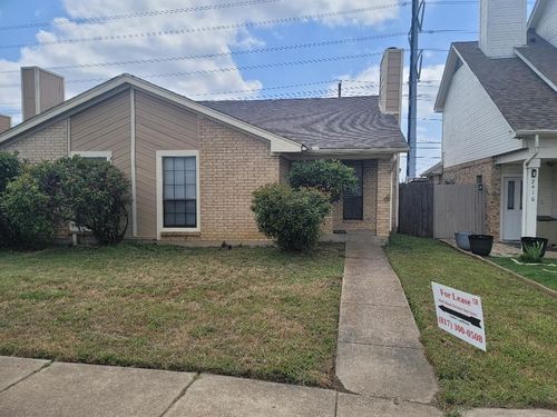 2418 Sherry St, Arlington, TX, 76014-1924 | Card Image