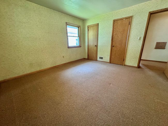 Large closet in bedroom 1 | Image 10